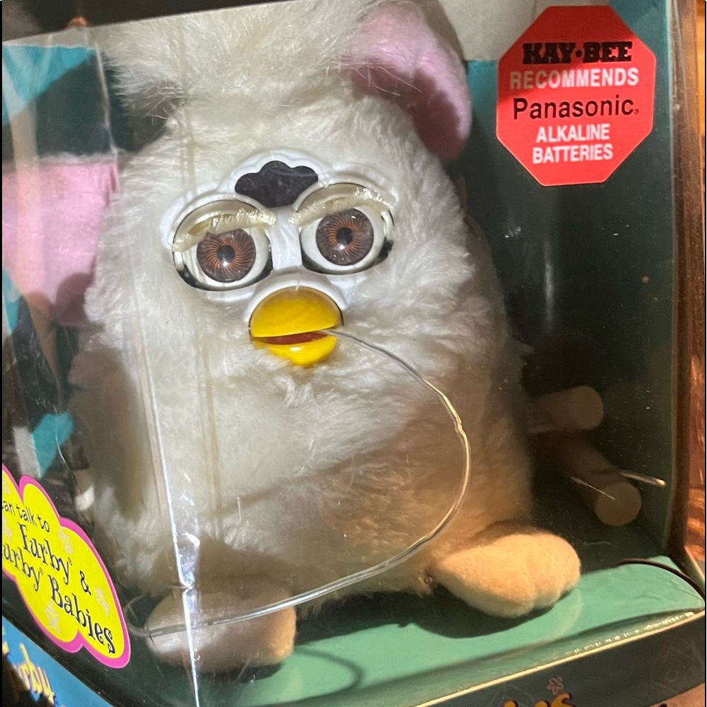 1999 vintage furby. White and pink
